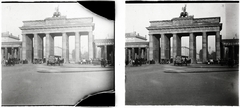 Germany, Berlin, Platz des 18. März (Platz vor dem Brandenburger Tor), szemben a Brandenburgi kapu., 1908, Ladinek Viktor, automobile, stereophoto, furniture, sentry-box, Fortepan #273198