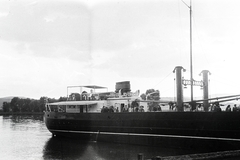 Hungary, Budakalász, Lupa-sziget, a Masszandra folyam-tengeri áruszállító motorhajó a kikötőben., 1949, Kern család, ship, shore, Fortepan #273251