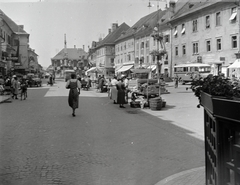 Austria, Sankt Veit an der Glan, Hauptplatz, a tér közepén Angelo de Putti padovai szobrász márvány pestisoszlopa áll., 1938, Vargha Zsuzsa, Fortepan #273489