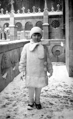 Hungary, Halászbástya, Budapest I., 1932, Mészöly Leonóra, portrait, winter, girl, Frigyes Schulek-design, kid, Budapest, Fortepan #27350