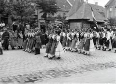 Magyarország, Sopron, Várkerület, a Soproni Dalfüzér jubileumi ünnepségének résztvevői., 1934, Vargha Zsuzsa, felvonulás, Fortepan #273527