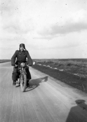 1955, Vajda Márton, katona, országút, motorkerékpár, Csepel 100, Fortepan #273593