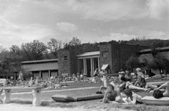 Magyarország, Balatonalmádi, Wesselényi strand, háttérben a főbejárat., 1963, Szilvási hagyaték, Fortepan #273754