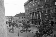 Magyarország, Óbuda, Budapest III., Bécsi út, jobbra a Nagyszombat utca sarkán a 88 - 90. számú ház., 1964, Szilvási hagyaték, utcakép, Budapest, Fortepan #273863