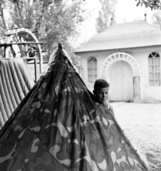 1965, Szilvási hagyaték, tent, camouflage pattern, ground cloth, peeking, Fortepan #273886