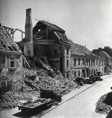 Hungary, Budapest I., Fortuna utca, balra a 17. számú ház mellett a teljesen lerombolt 15. számú épület látható., 1945, Erky-Nagy Tibor, war damage, damaged building, wreck, Budapest, Fortepan #273980