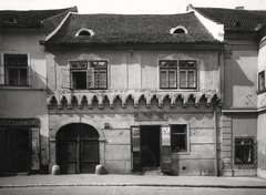 Magyarország, budai Vár, Budapest I., Országház utca 20., 1944, Erky-Nagy Tibor, Budapest, italbolt, üzletportál, épületdísz, Fortepan #273982