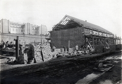 Hungary, Budapest II., Zsigmond tér, Óbuda új főgyűjtőcsatornájának és szivattyútelepének építése. Háttérben balra a Lajos utcai óbudai polgári leányiskola épülete (később Than Károly Ökoiskola)., 1913, Molnár Gyula, construction, Budapest, Fortepan #274557