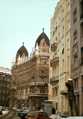 Magyarország, Budapest V., Szabadság tér 12., az Amerikai Egyesült Államok nagykövetsége (jobbra)., 1988, National Archives, Budapest, Fortepan #274602