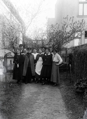 1916, Sibinger János, family, yard, tableau, Fortepan #274722