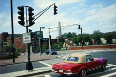 Amerikai Egyesült Államok, Massachusetts állam, Boston, a Chelsea Street - Warren Street kereszteződése, háttérben a Bunker Hill Day Memorial obeliszkje., 1990, Kristek Pál, Mercedes W113, Fortepan #274918