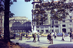 Spanyolország, Oviedo, Plaza de la Escandelera, balra a hátttérben a Teatro Campoamor operaház., 1974, Kristek Pál, Fortepan #274943