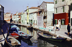 Olaszország, Velence, Burano sziget, Rio San Mauro., 1985, Kristek Pál, színes, csónak, csatorna, Fortepan #274974