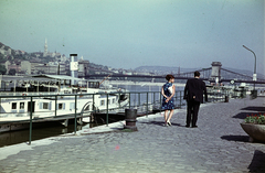 Magyarország, Budapest V.,Budapest I., pesti alsó rakpart a Széchenyi Lánchíd felé nézve, balra a Mátyás-templom és a Halászbástya., 1970, Kristek Pál, rakpart, gőzhajó, színes, konty, lapátkerekes hajó, Dunaföldvár/Bácska/Venus hajó, Budapest, Fortepan #274992