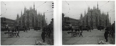 Italy, Milan, Dóm tér (Piazza del Duomo), a Dóm főhomlokzata, balra II. Viktor Emánuel emlékműve., 1909, Schoch Frigyes, hat, men, architecture, tram, gothic, stereophoto, horse sculpture, Cathedral, Victor Emmanuel II-portrayal, bicycle, handbarrow, Fortepan #27541