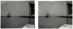 Netherlands, Északi-tengeri-csatorna (Noordzeekanaal) Velsen felé nézve, ahol az elforgatható vasúti híd látszik., 1910, Schoch Frigyes, ship, bridge, flag, steamboat, stereophoto, Fortepan #27564