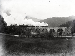 Austria, Semmering, Semmeringbahn - Adlitzgraben Viadukt., 1909, Bojér Tibor, steam locomotive, cloud smoke, Fortepan #276052