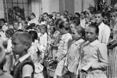 Hungary, Hősök tere, Szent András-templom, úrnapi körmenet részvevői., 1957, Hámori Gyula, girls, white dress, Fortepan #276163