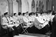 Hungary, Budapest V., Március 15. tér, Belvárosi Nagyboldogasszony Főplébánia-templom. A felvétel az oltár mellett készült., 1959, Hámori Gyula, Budapest, sitting, surplice, priest, Fortepan #276228