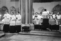 Hungary, Budapest V., Március 15. tér, Belvárosi Nagyboldogasszony Főplébánia-templom. A felvétel az oltár mellett készült., 1959, Hámori Gyula, Budapest, surplice, choir, Fortepan #276229