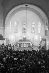 Hungary, Budapest IX., Haller utca, Páli Szent Vince-templom., 1960, Hámori Gyula, Budapest, devotee, liturgy, stained glass, back, candlelight, altar, church interior, Fortepan #276286