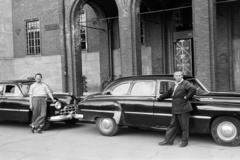 Hungary, Szeged, Aradi vértanúk tere, a felvétel 2. szám alatti Püspöki Hivatal előtt készült., 1960, Hámori Gyula, chauffeur, pride, Fortepan #276369