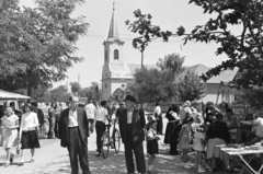 Hungary, Budapest XVI., Batthyány Ilona utca, háttérben a Szent Mária Magdolna-templom., 1959, Hámori Gyula, Budapest, genre painting, village fair, folk costume, Fortepan #276396