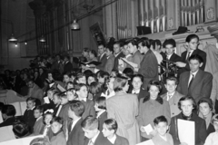 Hungary, Budapest V., Március 15. tér, Belvárosi Nagyboldogasszony Főplébánia-templom. Kórus a karzaton, a felvétel orgonahangverseny alkalmával készült., 1960, Hámori Gyula, Budapest, choir, Fortepan #276444