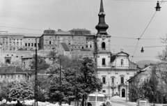 Hungary, Budapest I., Attila út, szemben az Alexandriai Szent Katalin-templom. Háttérben a budai Vár., 1960, Hámori Gyula, Budapest, church clock, public transport line number, tram, bus, Fortepan #276500