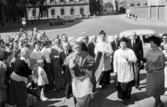 Hungary, Budapest V., Szent István tér, a felvétel a Szent István-bazilika előtt készült. Kovács Sándor szombathelyi megyéspüspök érkezik az általa pontifikált szentmisére., 1965, Hámori Gyula, Budapest, bishop, Fortepan #276518