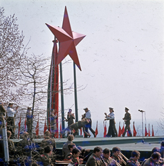 Magyarország, Gellérthegy, Budapest XI., a Citadella alatti déli lejtő, a KISZ Forradalmi Ifjúsági Napok rendezvénye a Jubileumi parkban., 1978, Hózer Benjamin, Budapest, vörös csillag, tengerész, Fortepan #276664