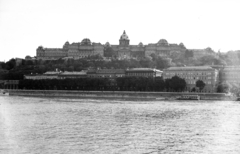 Magyarország, Budapest V.,Budapest I., a Királyi Palota (ma Budavári Palota) és a Várkert rakpart (Zita királyné út) a pesti oldalról nézve., 1941, Korner Veronika, Budapest, Fortepan #276871