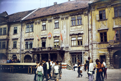 Magyarország, Sopron, Fő (Beloiannisz) tér, középen a Tábornok- / Lackner-ház., 1970, Monoki Miklós, színes, Fortepan #276896