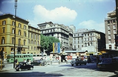 Olaszország, Róma, Piazza Barberini, középen a Triton szökőkút (Bernini, 1643.)., 1966, Monoki Miklós, Fortepan #276900