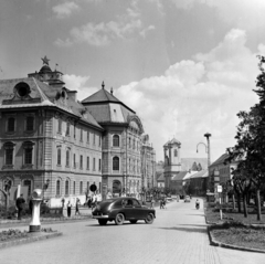 Magyarország, Eger, Eszterházy tér, balra a Líceum. Szemben a Kossuth Lajos utca, távolabb a Ferences templom., 1961, Németh Tamás, Fortepan #276994