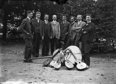 1923, Fortepan, hangszer, park, csoportkép, férfiak, zenekar, gitár, mandolin, nagybőgő, karba tett kéz, Fortepan #2771