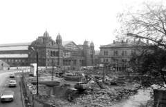 Magyarország, Budapest VI., Nyugati (Marx) tér az aluljáró és a felüljáró építési munkálatai alatt. Szemben a Nyugati pályaudvar., 1980, Obetkó Miklós, pályaudvar, Budapest, Fortepan #277139