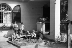 1959, Obetkó Miklós, kids, venetian blind, sand castle, Fortepan #277186