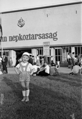 1958, Obetkó Miklós, kantárosnadrág, csípőre tett kéz, sapka, Fortepan #277305