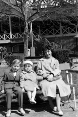 1960, Obetkó Miklós, three people, kids, bench, mother, Fortepan #277417