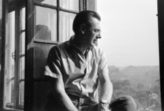 Hungary, 1959, Obetkó Miklós, Budapest, man, looking into the distance, face profile, window, Fortepan #277494