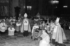 Magyarország, Budapest V., Szent István tér, Szent István-bazilika, középen Grősz József kalocsai érsek térdel., 1962, Hámori Gyula, Budapest, Fortepan #277628