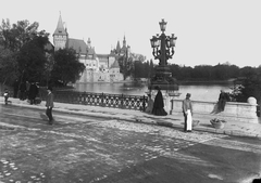 Hungary, 1903, Deutsche Fotothek / Brück und Sohn, monument, bridge, gas lamp, Ignác Alpár-design, lake, pretzel vendor, Fortepan #277677