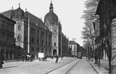 Hungary, Budapest VIII.,Budapest IX., Üllői út, szemben a Hőgyes Endre utca és a Kinizsi utca között az Iparművészeti Múzeum., 1904, Deutsche Fotothek / Brück und Sohn, dome, tram, pharmacy, Secession, Ödön Lechner-design, museum, Budapest, Fortepan #277685