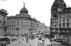 Hungary, Budapest VII.,Budapest VIII., Rákóczi út - Nagykörút kereszteződése a Népszínház (a későbbi Nemzeti Színház) épületéről nézve., 1904, Deutsche Fotothek / Brück und Sohn, dome, tram, shader, architectural ornament, statue, bank branch, drugstore, traffic, intersection, bicycle, Budapest, Fortepan #277693