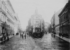 Hungary, Budapest VII., Hevesi Sándor (ekkor névtelen) tér az Izabella utca és a Rejtő Jenő (Szövetség) utca között, szemben a Magyar Színház., 1904, Deutsche Fotothek / Brück und Sohn, kids, street view, public building, genre painting, theater, Budapest, Fortepan #277696