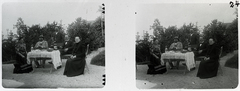 Hungary, Budapest I., nyaraló a Bérc utca környékén., 1903, Schoch Frigyes, family, meal, holiday house, soda water bottle, stereophoto, Budapest, Fortepan #27774