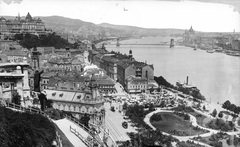 Hungary, Budapest I., kilátás a Szent Gellért emlékműtől a Királyi Palota (később Budavári Palota) és a Széchenyi Lánchíd felé. Előtérben a Döbrentei tér, középen a Szent Demeter szerb templom és az Alexandriai Szent Katalin-templom., 1907, Deutsche Fotothek / Brück und Sohn, Budapest, Fortepan #277810