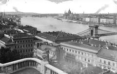 Hungary, Budapest I., kilátás a Savoyai terasz felől a Széchenyi Lánchíd pesti hídfője, a Margit híd és a Parlament felé., 1908, Deutsche Fotothek / Brück und Sohn, Budapest, Fortepan #277815