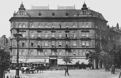 Magyarország, Budapest VII., Baross tér, a Központi Szálloda épülete. Balra a Rákóczi út, jobbra a Rottenbiller utca torkolata., 1910, Deutsche Fotothek / Brück und Sohn, Budapest, Fortepan #277862